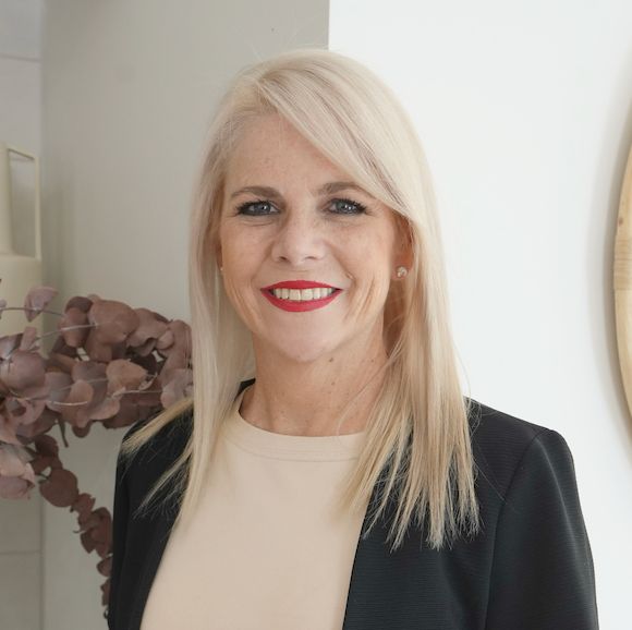 person-nichole-caple-business-card