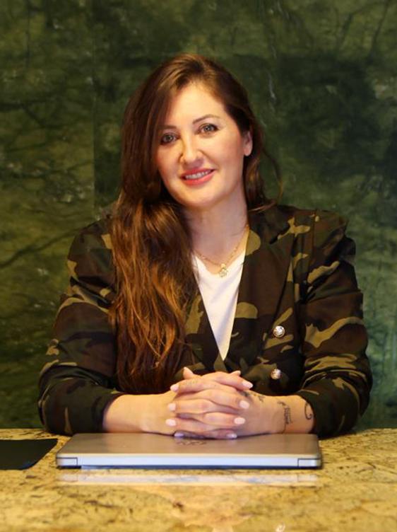 person-carolina-amat-business-card