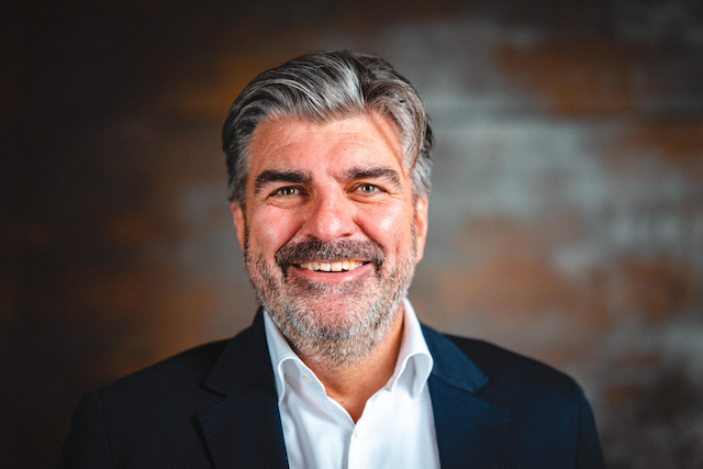 person-oliver-mathee-visitenkarte